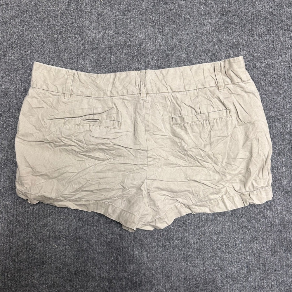 Old Navy Shorts Womens Size 4 Beige Chino Casual Cotton Flat Front Mini Stain